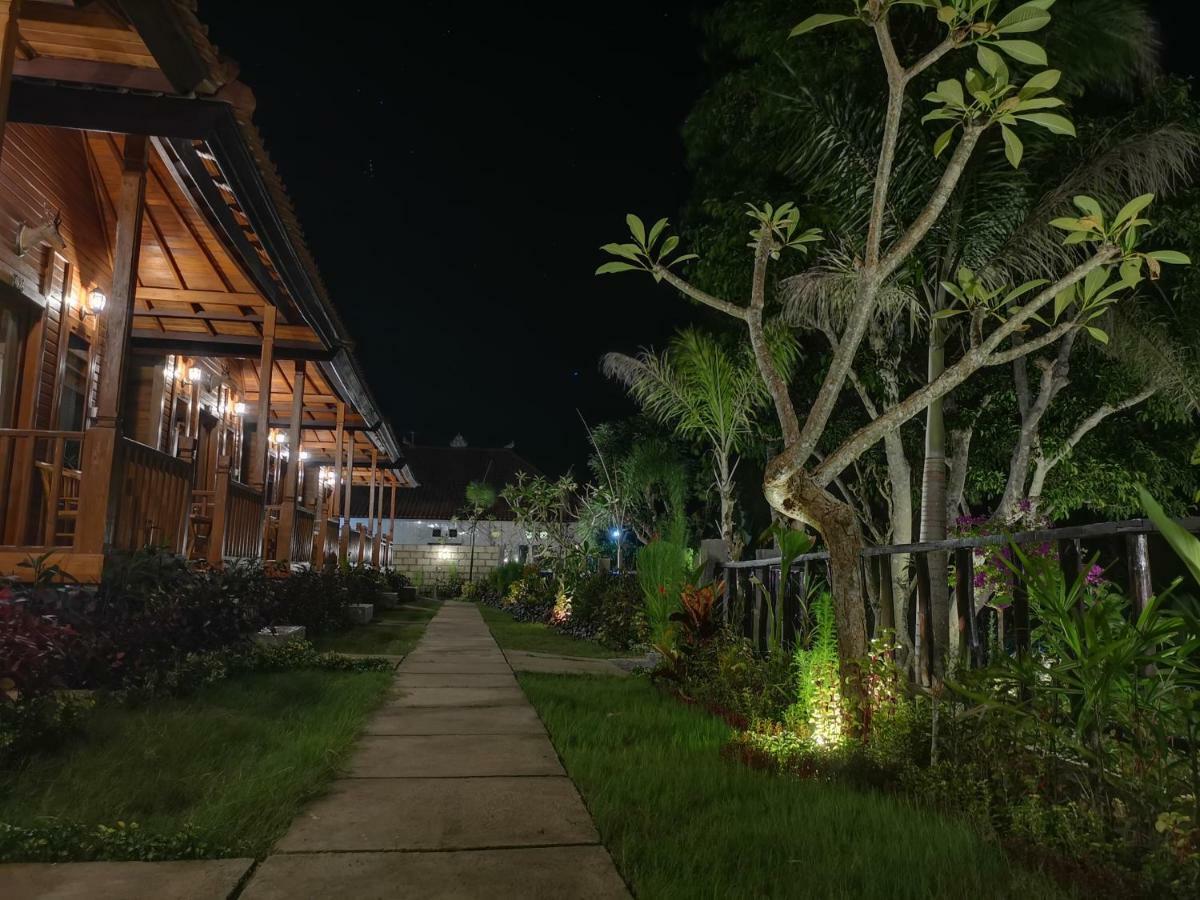 Kamasan Cottage By Reccoma Toyapakeh ภายนอก รูปภาพ